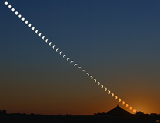 Image du mois d'août 2026 | L'éclipse et le Lion par Simon-Pierre Gorza